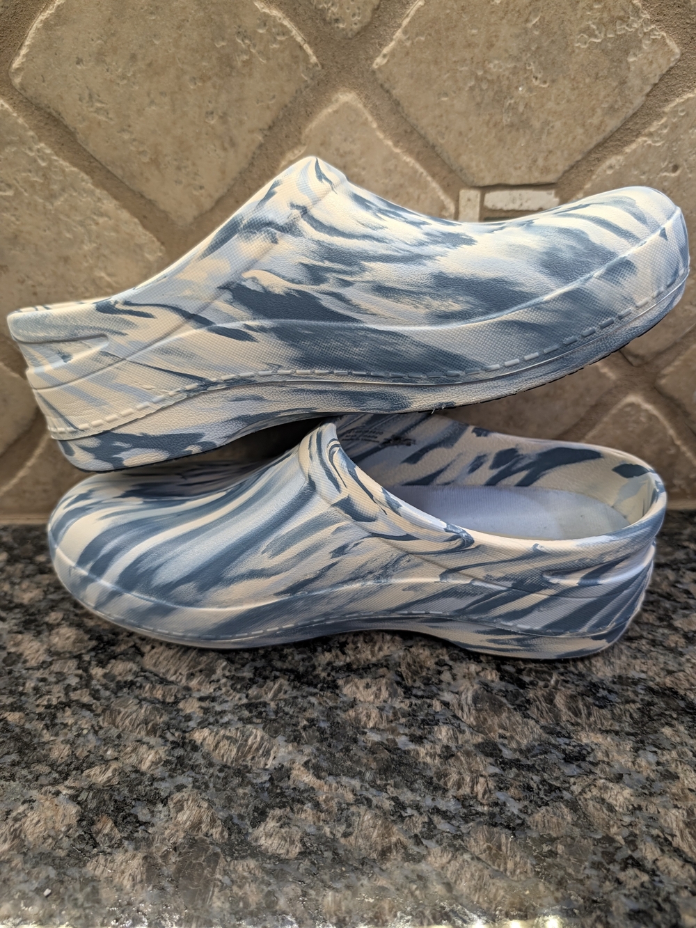 Dansko Women's Kaci slip-on clogs SZ 38 EU - Picture 6 of 10